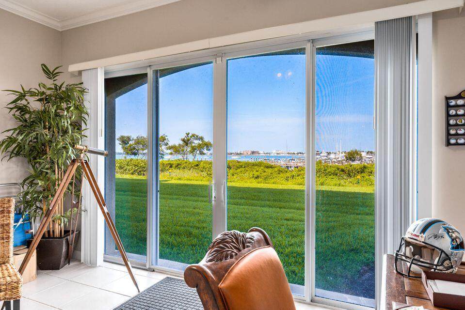 33 Harbour Isle Drive - Photo 1