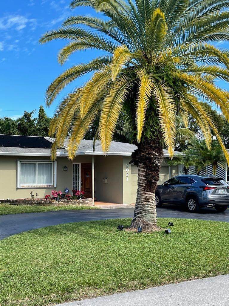 2031 32 Street - Photo 1