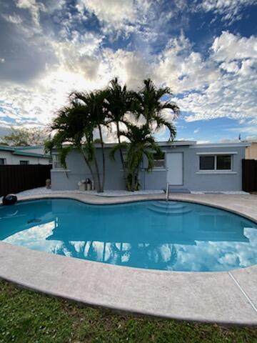 5300 Andrews Avenue - Photo 1