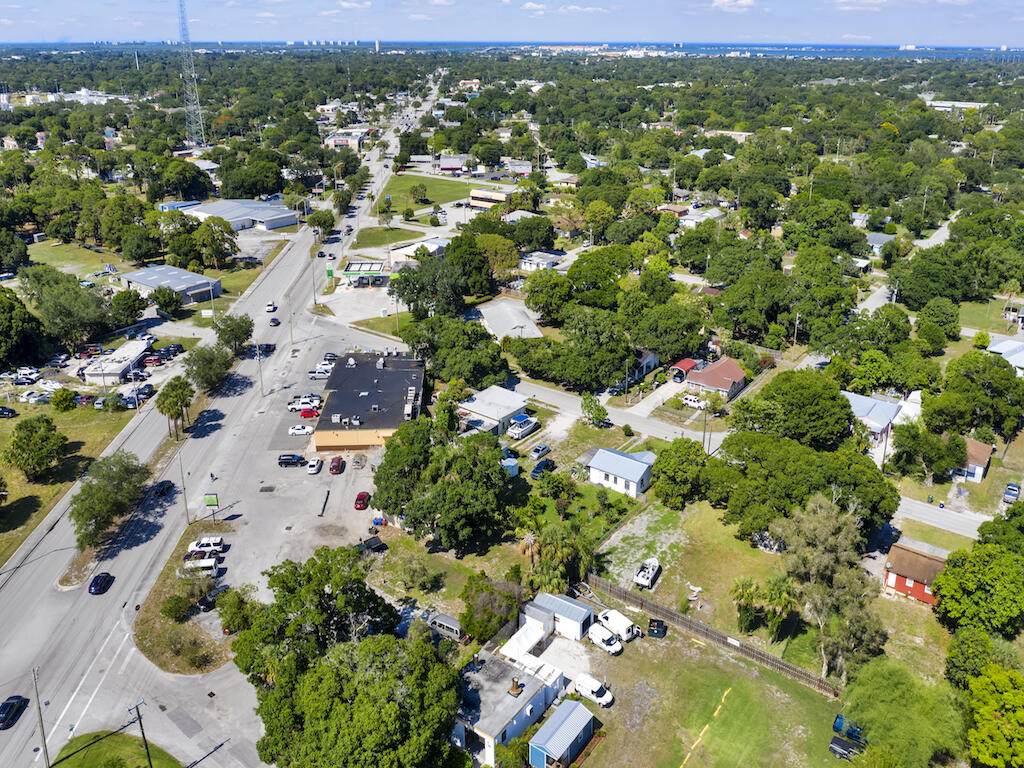 1603 29th Street - Photo 1