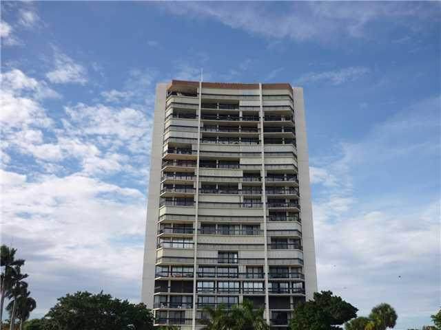 2425 Presidential Way - Photo 1