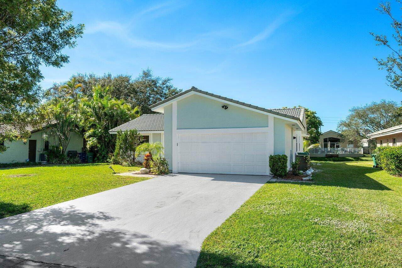 3248 122 Avenue - Photo 1