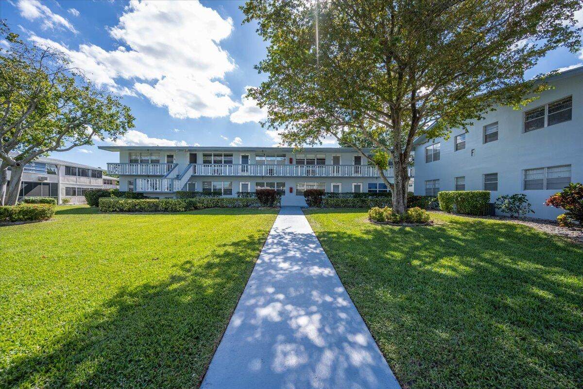 149 Canterbury F - Photo 1