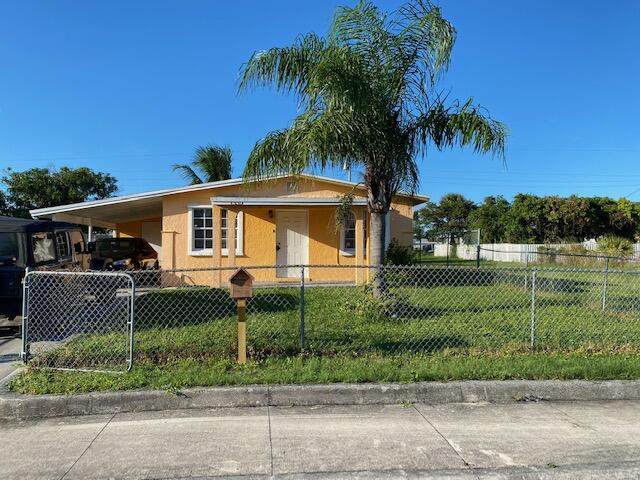 1530 32nd Street - Photo 1