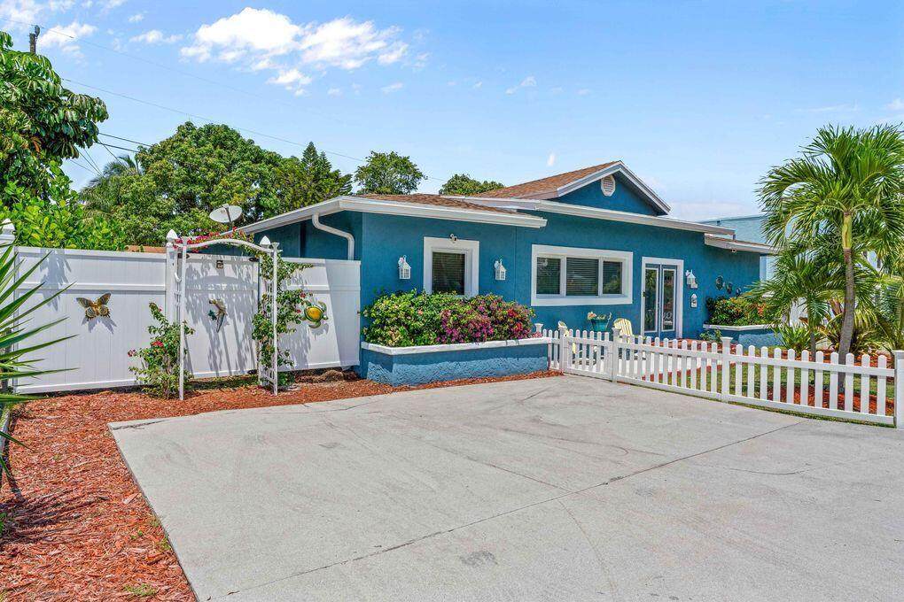 1827 Len Drive - Photo 1