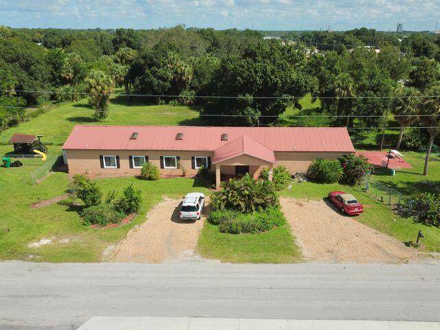 704 6th Street - Photo 1