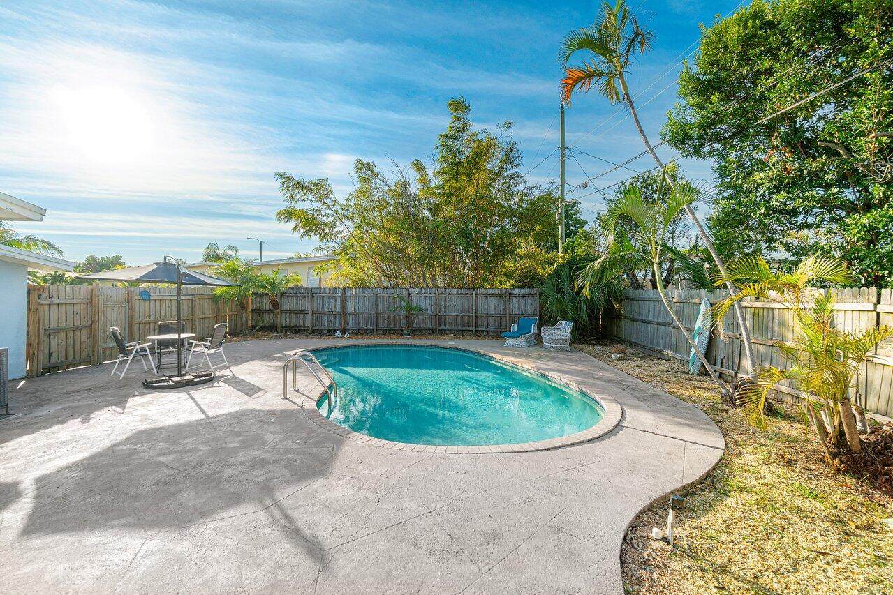 917 Drew Street - Photo 1