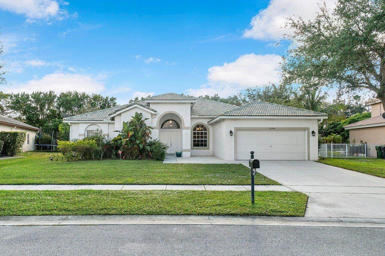 11314 Edgewater Circle - Photo 1