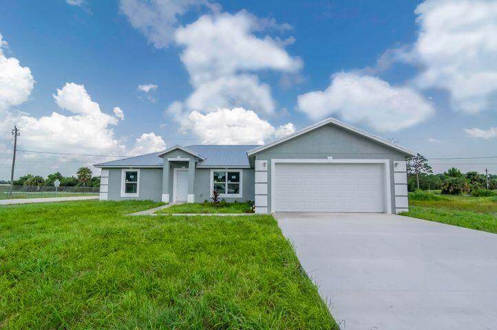 972 39th Terrace - Photo 1