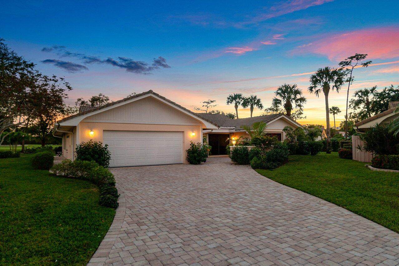6890 Villas Drive - Photo 1