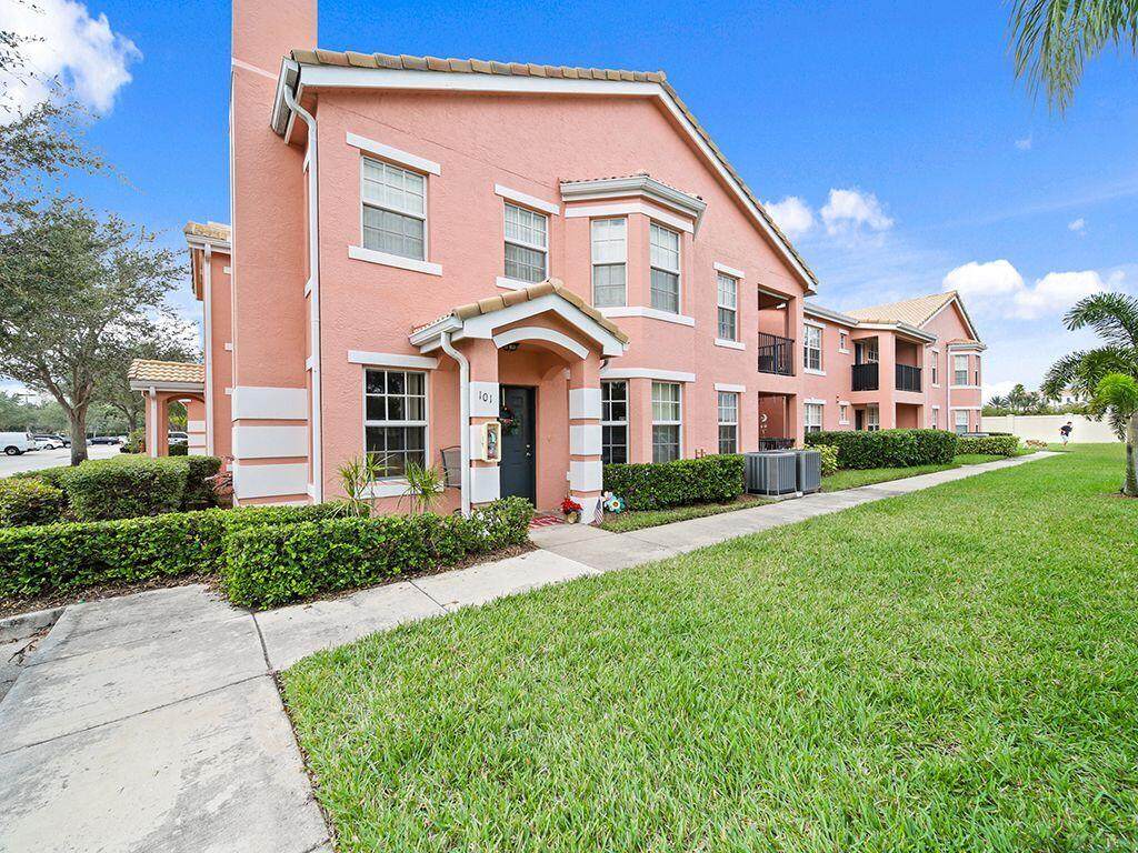156 Peacock Boulevard - Photo 1