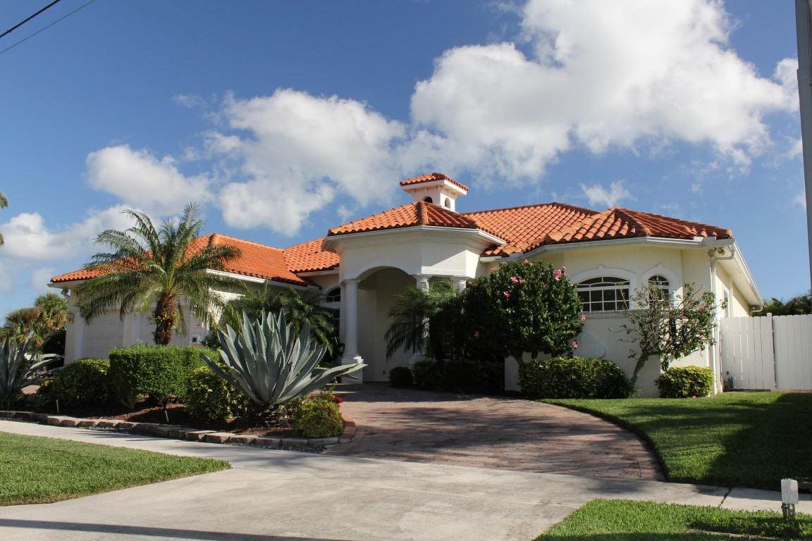 808 Shore Drive - Photo 1