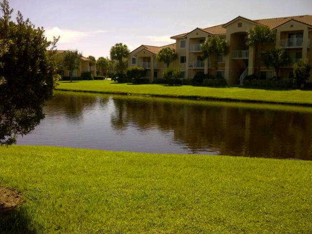 121 Palm Drive - Photo 1