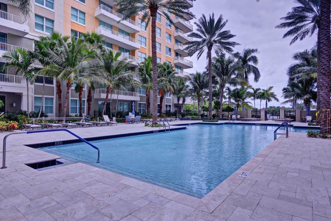 625 Casa Loma Boulevard - Photo 1