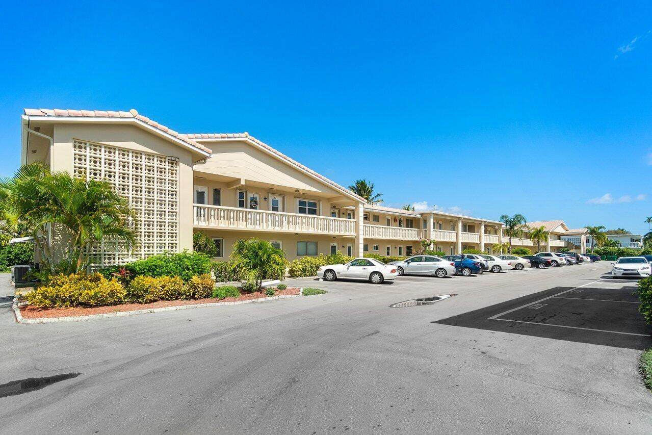 2115 42nd Court - Photo 1