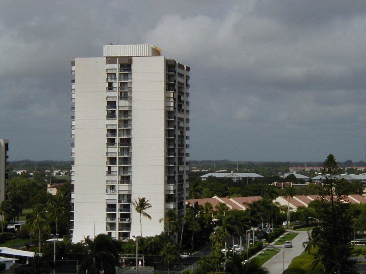 2425 Presidential Way - Photo 1
