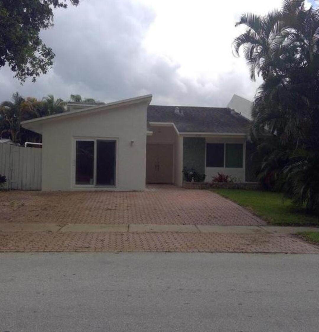 6140 4 Street - Photo 1
