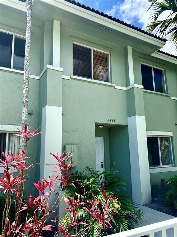 5455 41 Street - Photo 1