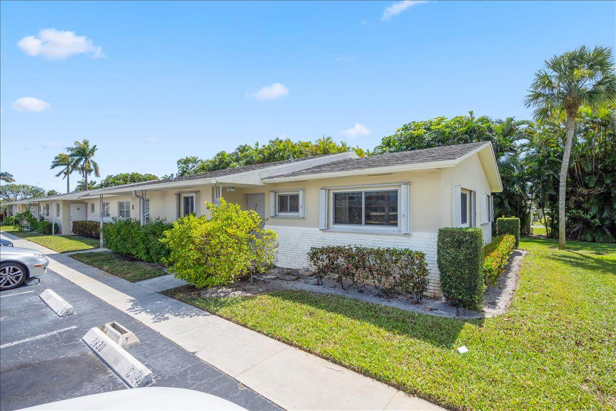 2846 Ashley Drive W - Photo 1