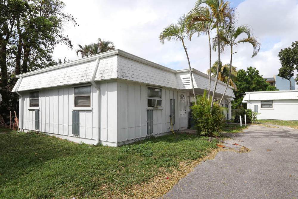 4875 Orlando Avenue - Photo 1
