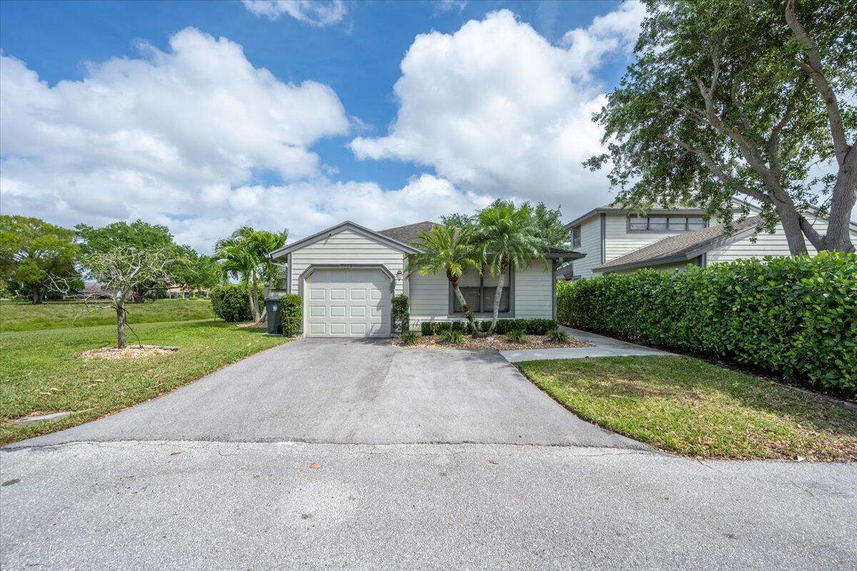 2524 Bedford Mews Drive - Photo 1