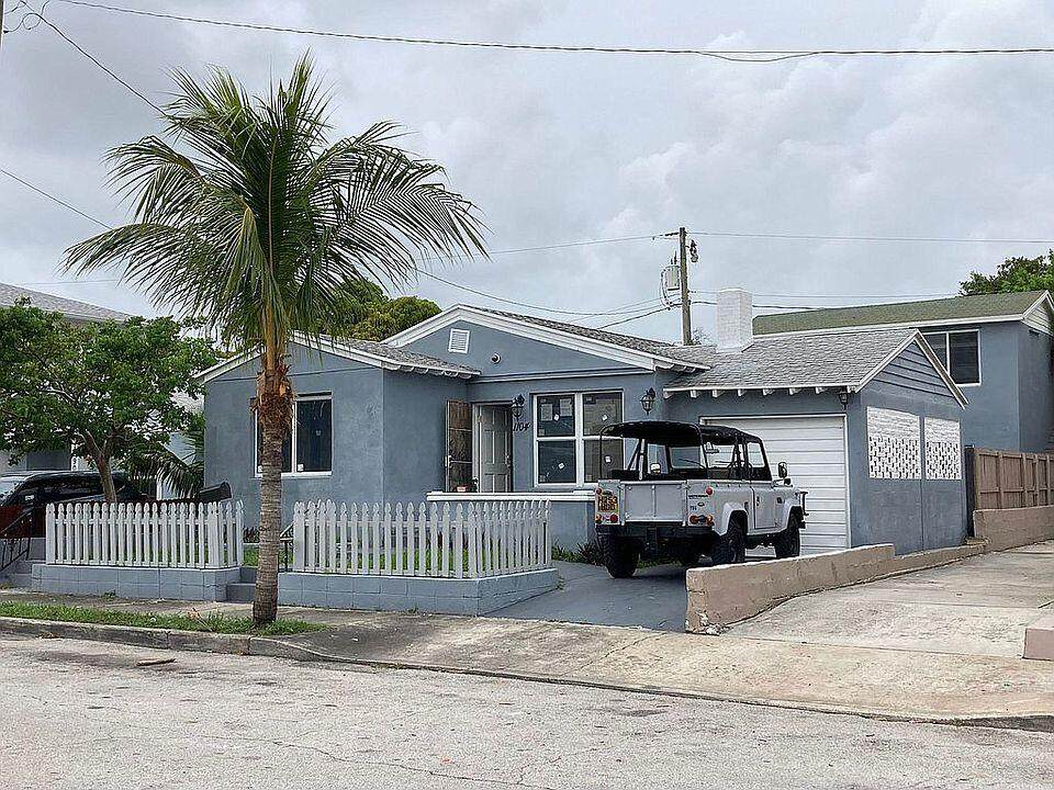 1104 17th Street - Photo 1