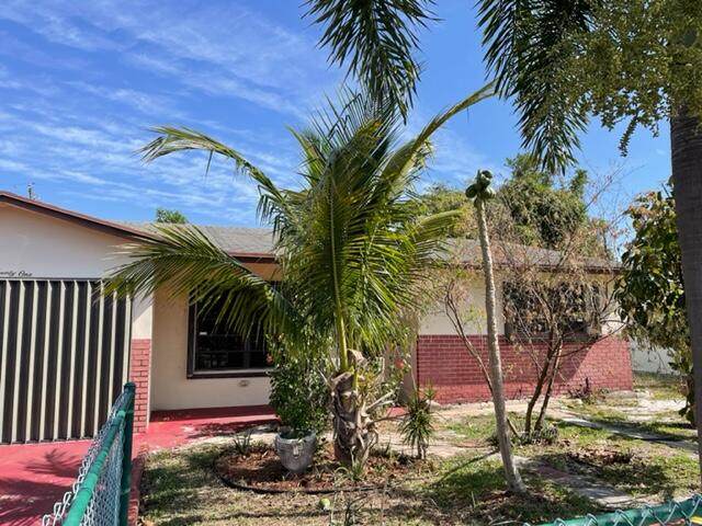 321 26 Street - Photo 1