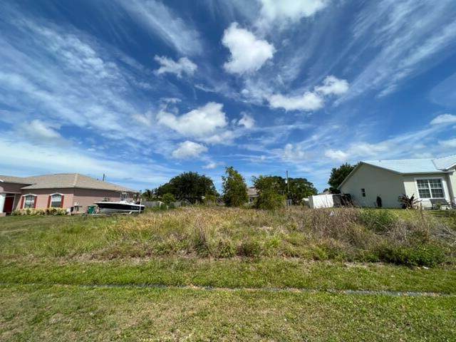737 Orchid Street - Photo 1