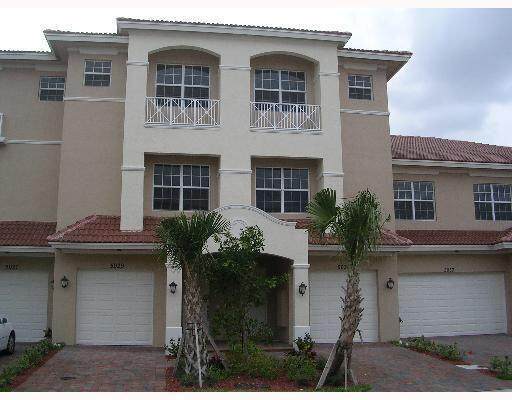5029 Vine Cliff Way - Photo 1