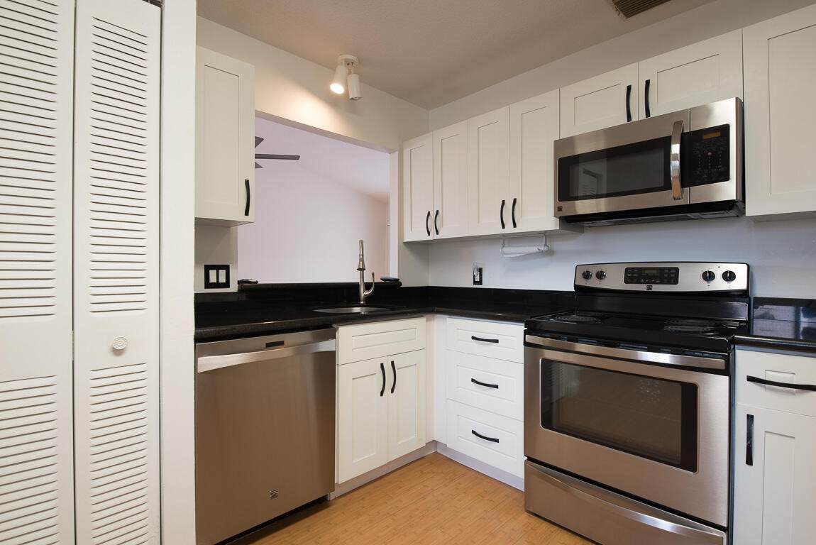 9851 61st Way - Photo 1