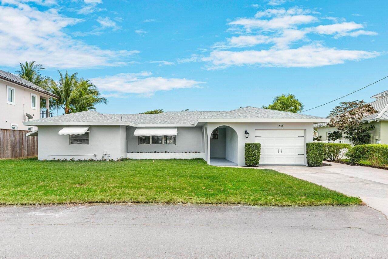 718 Shore Drive - Photo 1