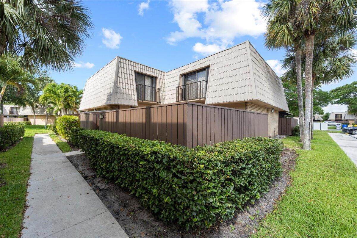 6822 68th Way - Photo 1