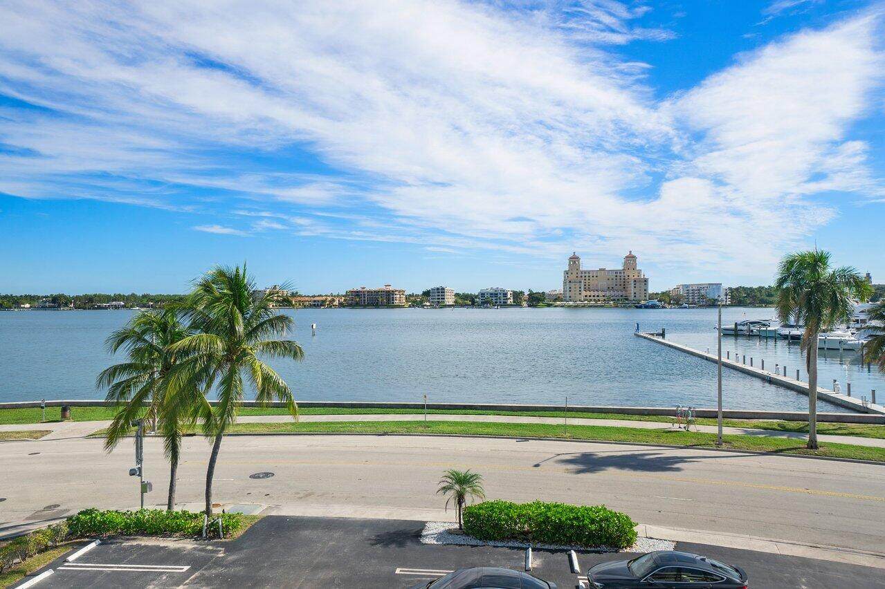917 Flagler Drive - Photo 1