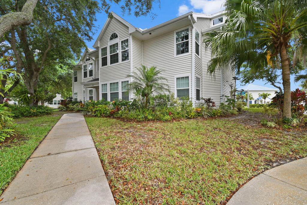 1914 Westminster Circle - Photo 1