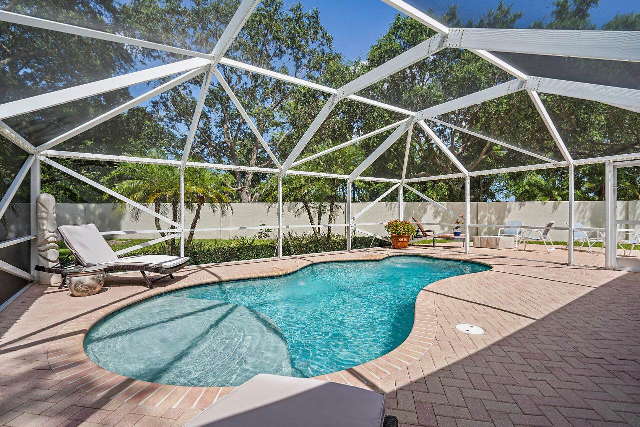 163 Spoonbill Court - Photo 1