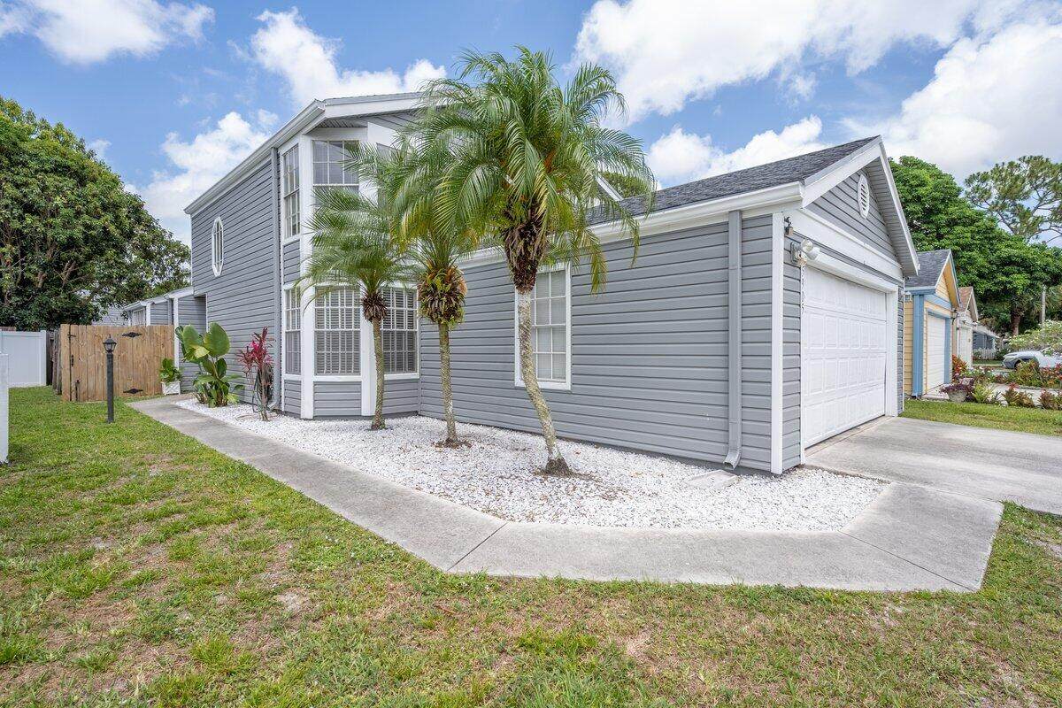 5905 Snowdrop Way - Photo 1