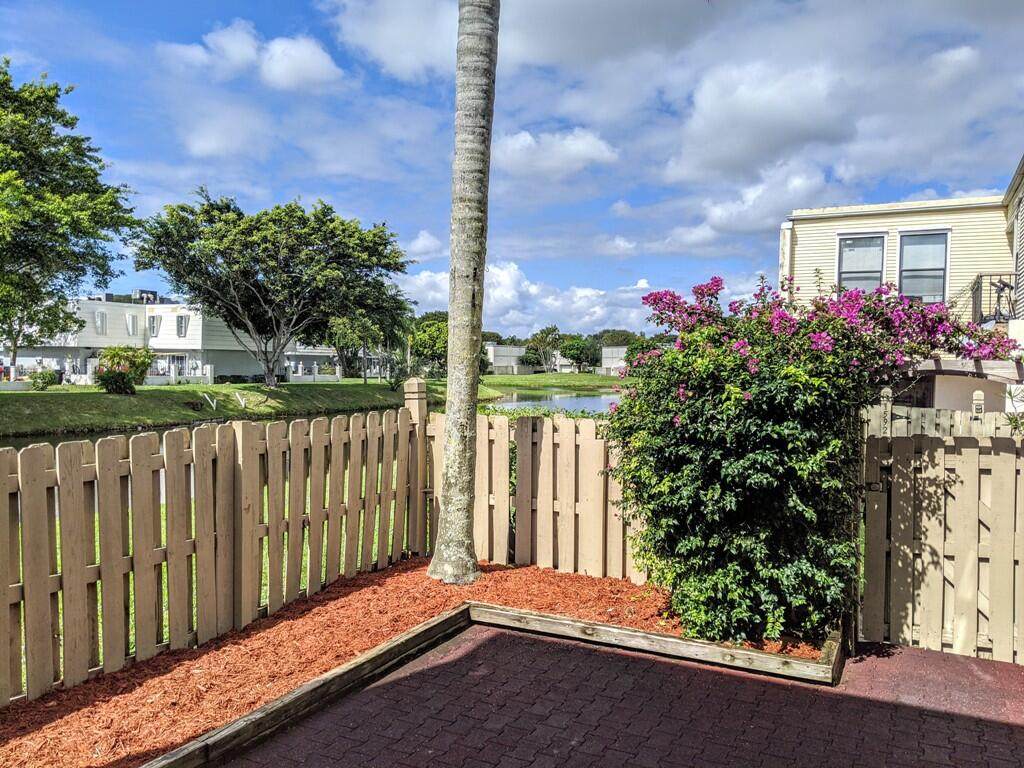 1586 Shaker Circle - Photo 1
