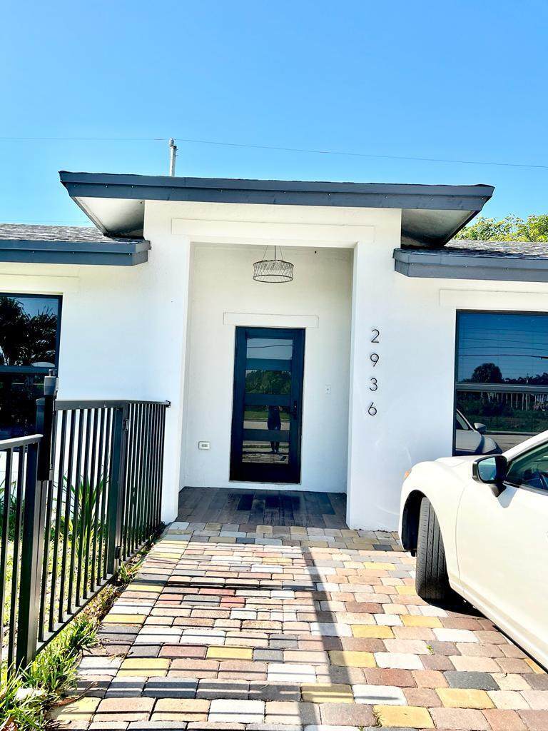 2936 Summit Boulevard - Photo 1
