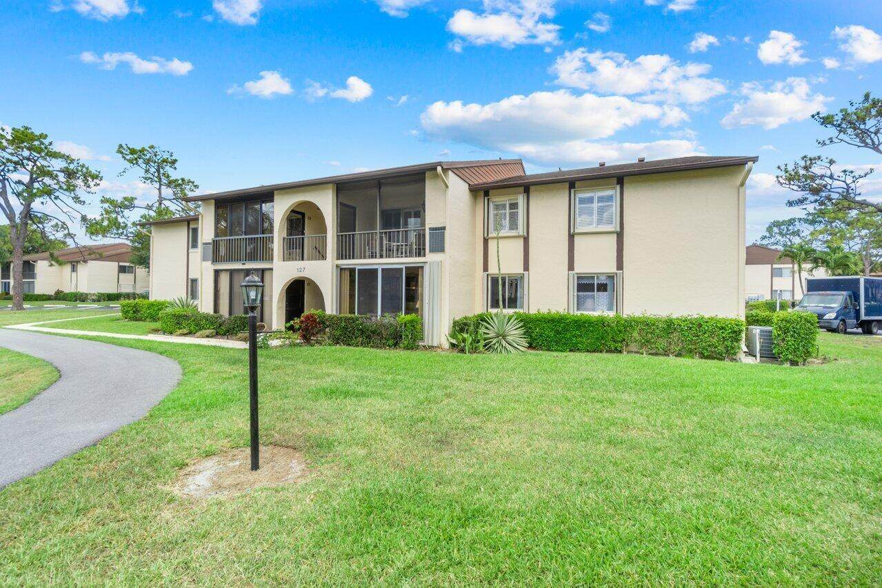 127 Lake Pine Circle - Photo 1
