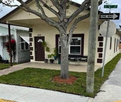 332 E Street - Photo 1