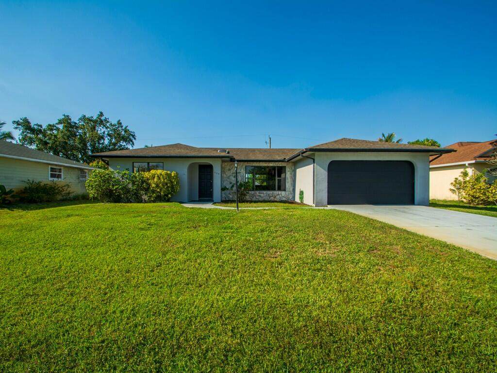634 Streamlet Avenue - Photo 1