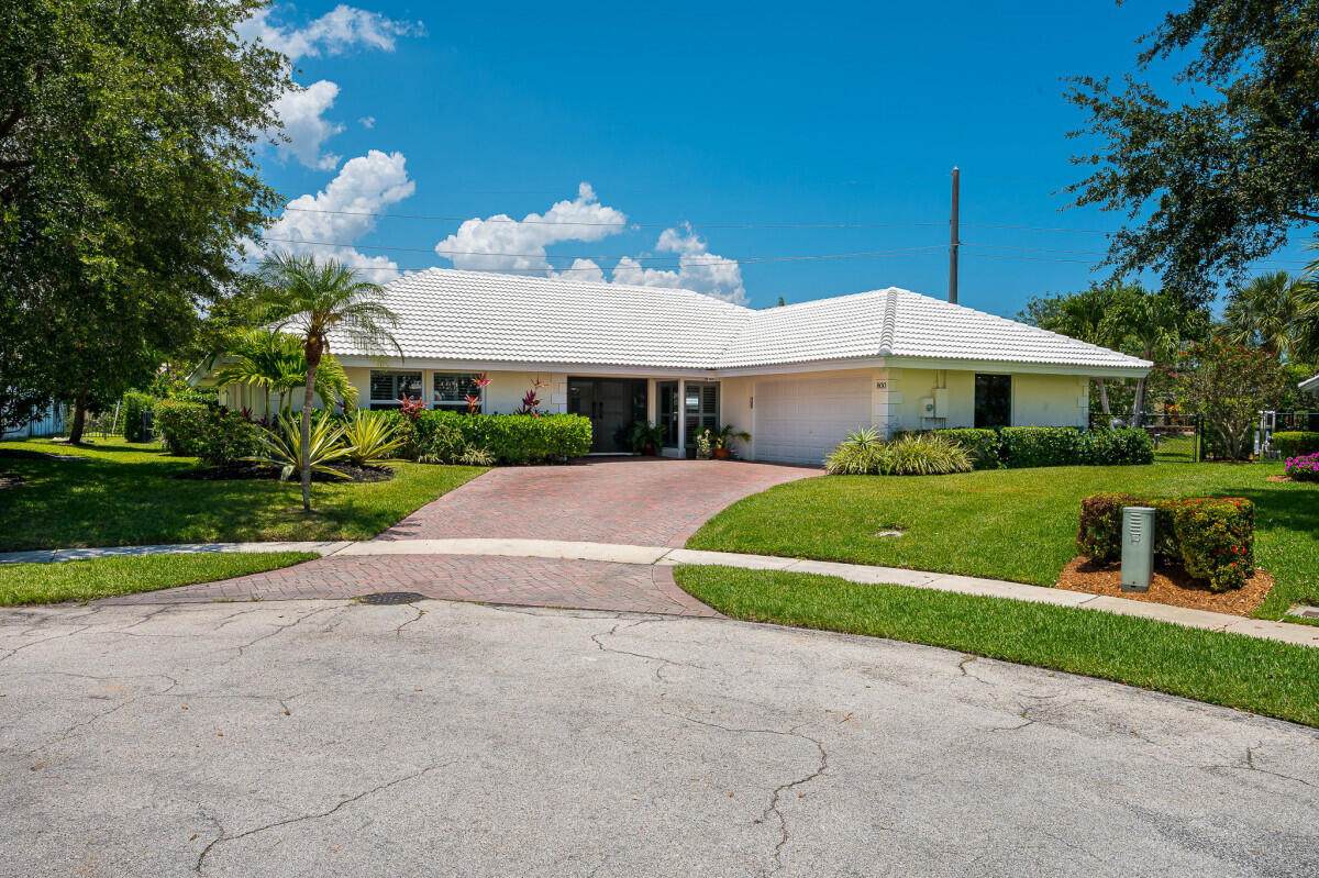 800 Walnut Terrace - Photo 1