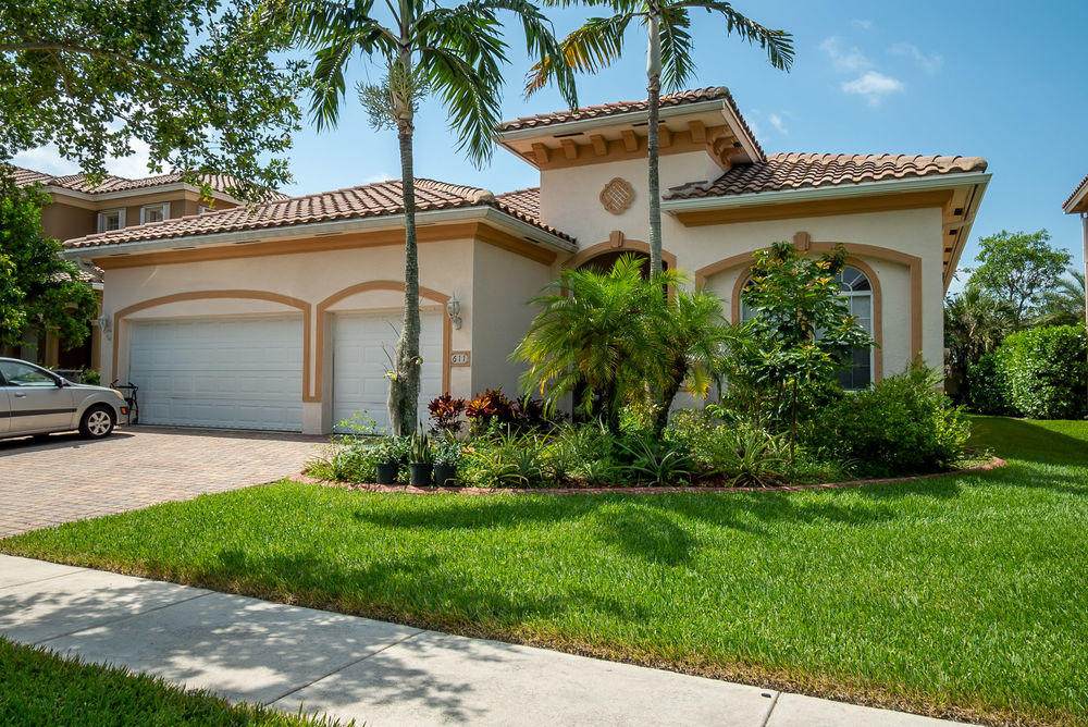 611 Cresta Circle - Photo 1