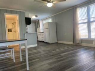 1094 Peak Road - Photo 1