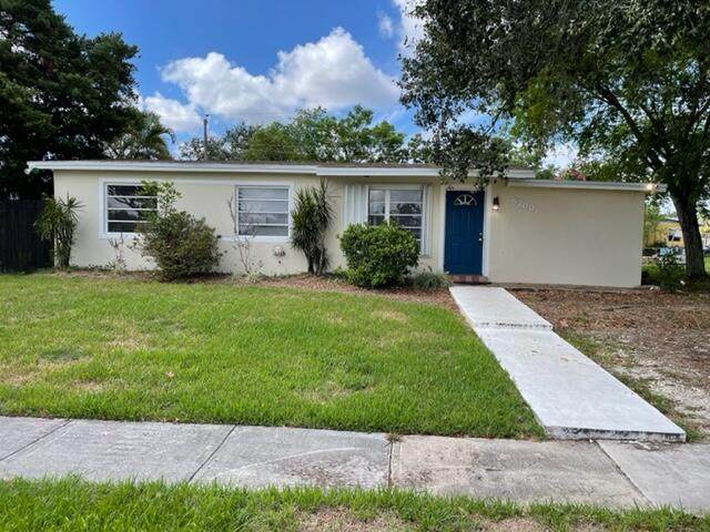 5700 37th Court - Photo 1