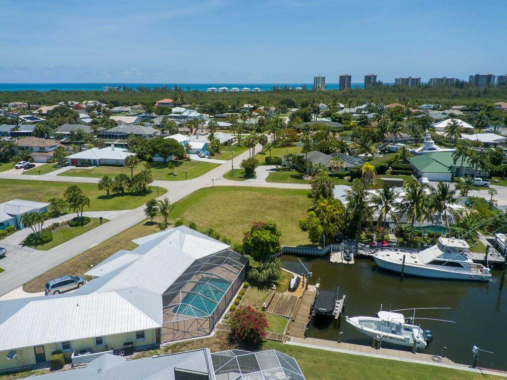 27 Sovereign Way - Photo 1