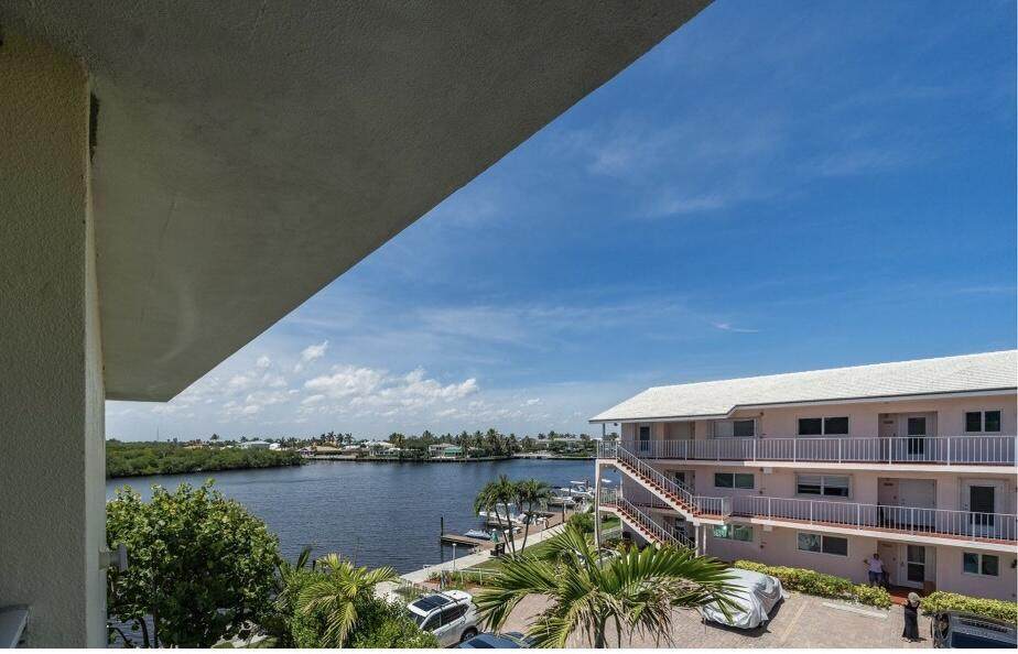 6520 Ocean Boulevard - Photo 1