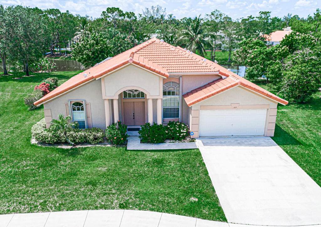 109 Camelot Court - Photo 1