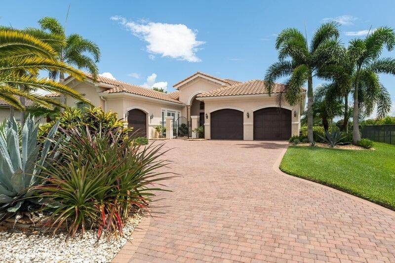7760 Maywood Crest Drive - Photo 1
