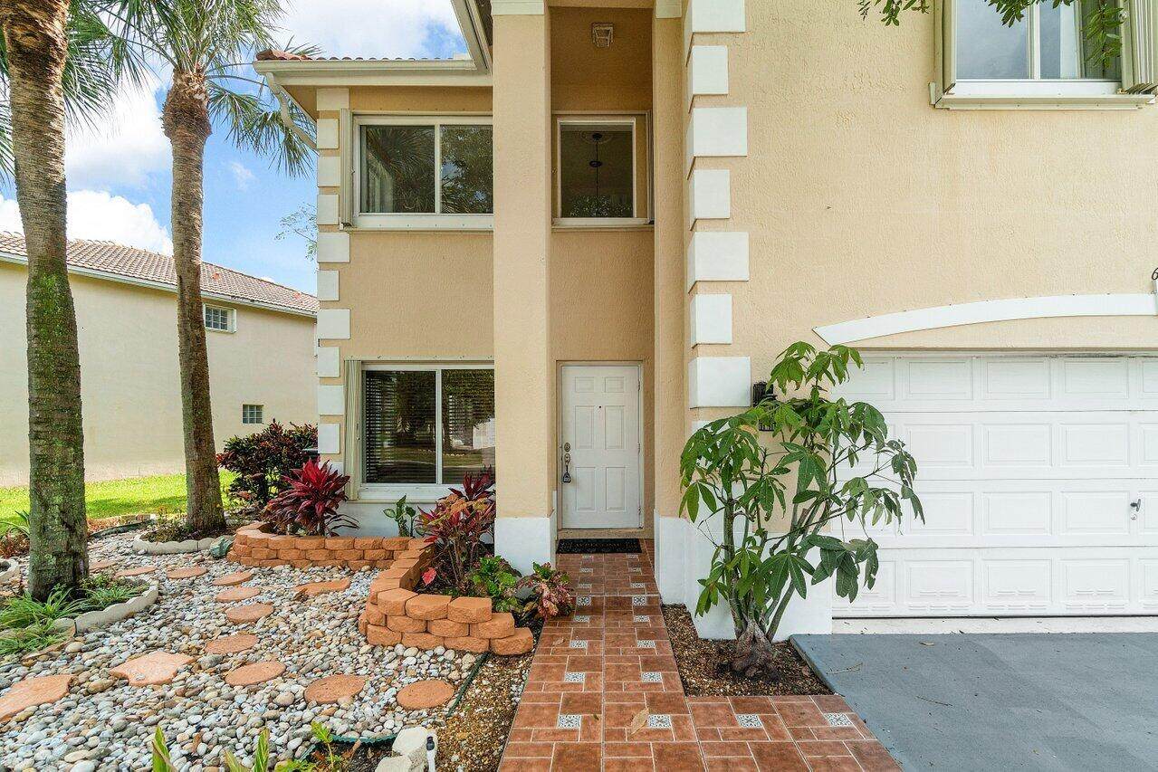 6417 Willoughby Circle - Photo 1